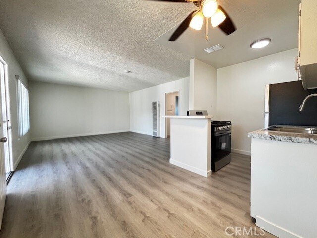 Building Photo - 1835 W Crestwood Ln