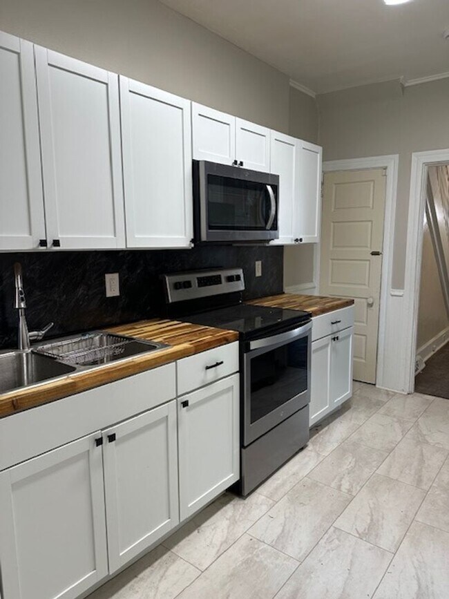 Building Photo - 111 N 17th St