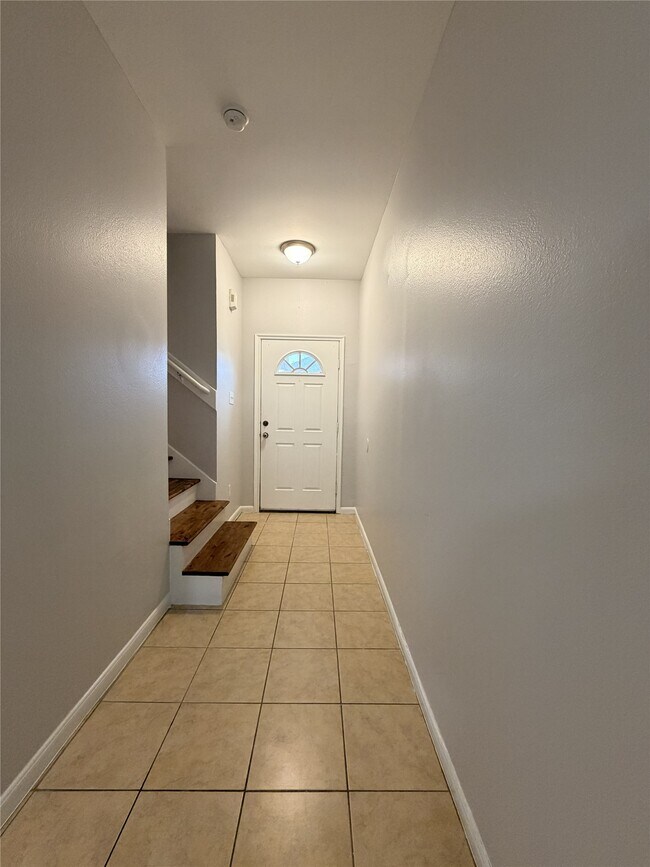 Building Photo - 6407 Waldron Dr