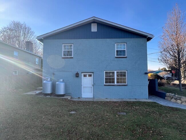 Building Photo - 52 Beach