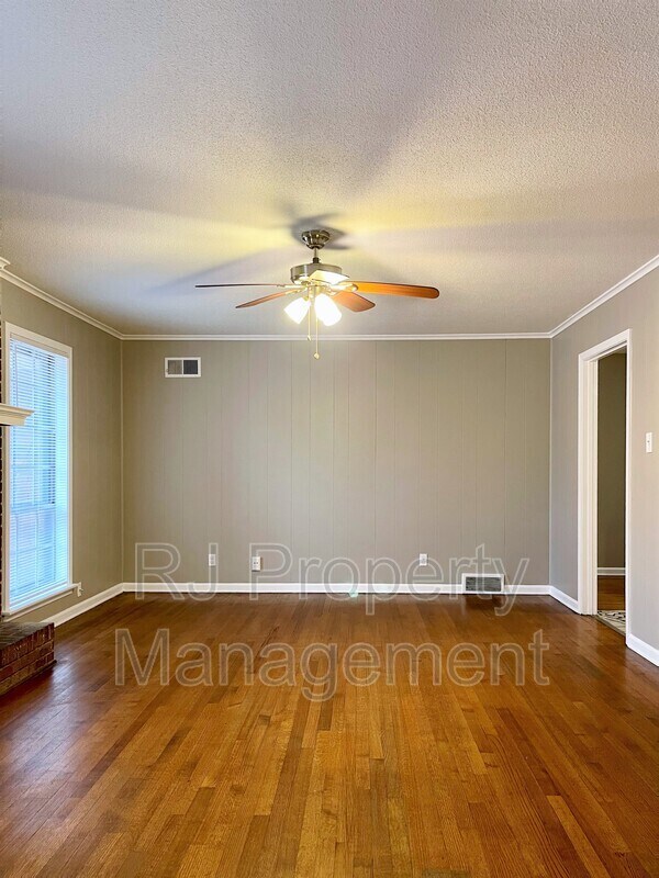 Building Photo - 3553 Clarke Rd