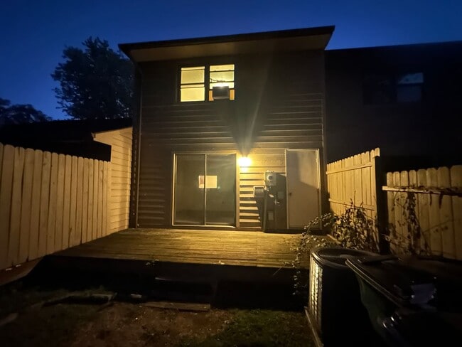 Building Photo - 2 Bedroom Close to I-81