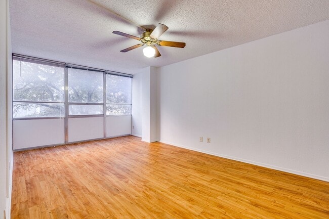 Building Photo - DOWNTOWN MID RISE - 1BD/1BA -  ALL BILLS PAID - GATED - RESERVED PARKING - $1395