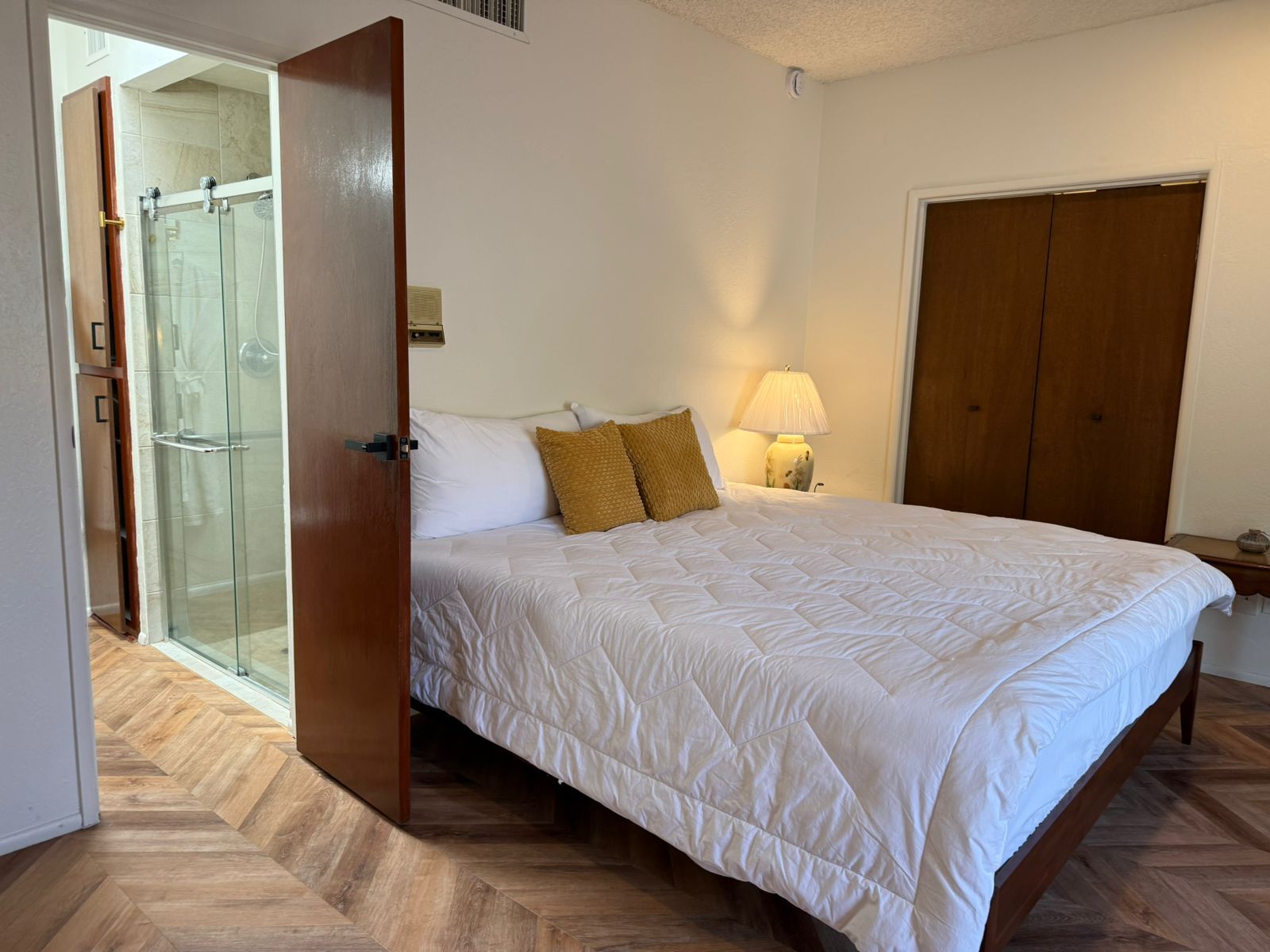 Building Photo - 1402 E Big Rock Rd