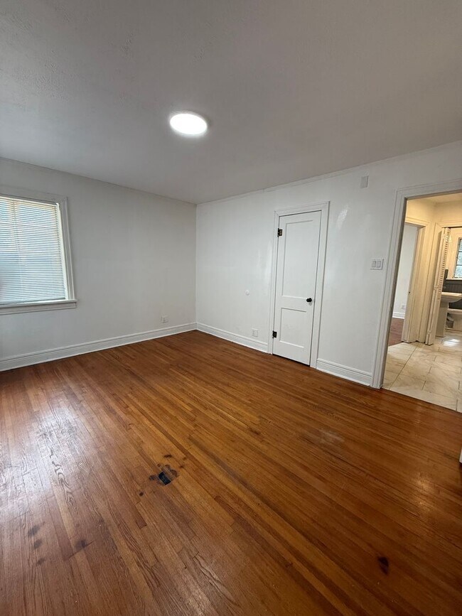 Building Photo - 1114 N 39th St