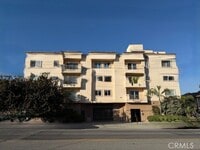 Building Photo - 13525 Vanowen St