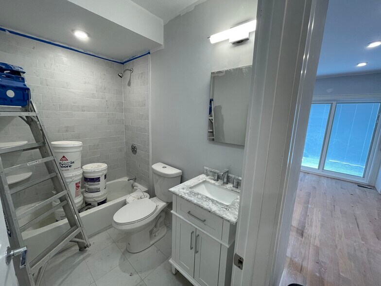 Building Photo - 158 Morrison Ave