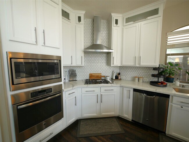 Building Photo - 20715 White Hyacinth Dr