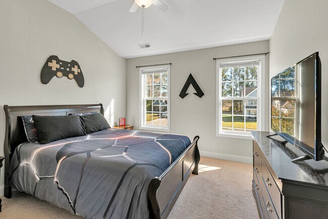 Building Photo - 218 Maidstone Dr