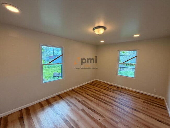 Building Photo - 4816 Massachusetts St