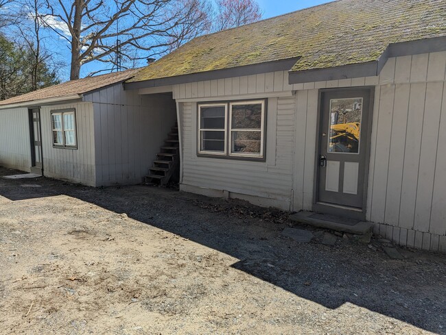 Building Photo - 264 McCall Rd