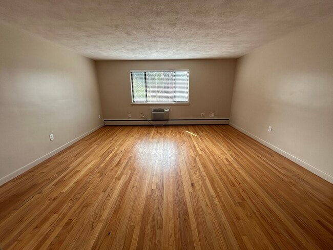 Building Photo - 56 Charlesbank Way