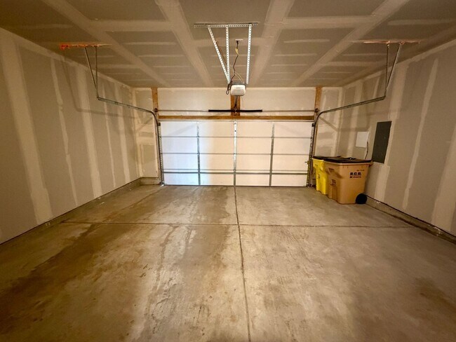 Building Photo - 1353 Reynolds St