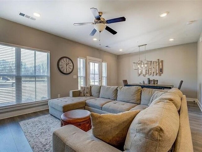 Building Photo - 1840 Eastmore Ave SW