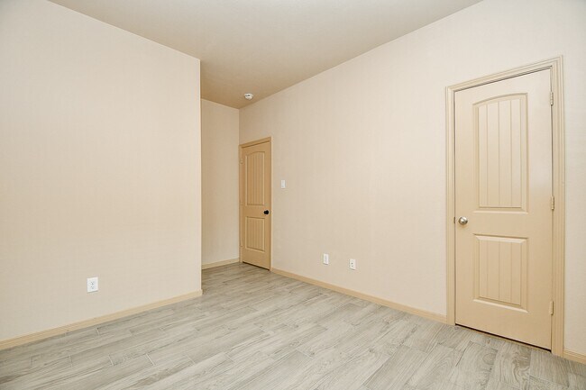 Building Photo - 11022 Ellison Ridge Dr