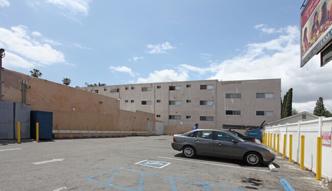 Building Photo - 14919 Sherman Way