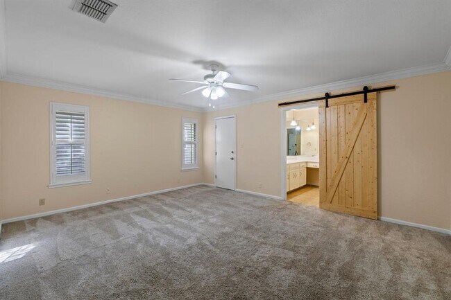 Building Photo - 10305 Caracara Dr