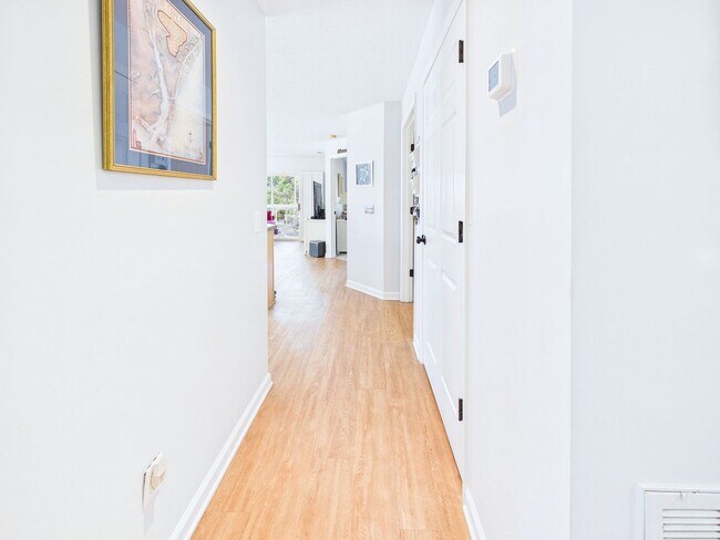 Building Photo - Furnished 2 bd/ 2 ba condo in St James Community!
