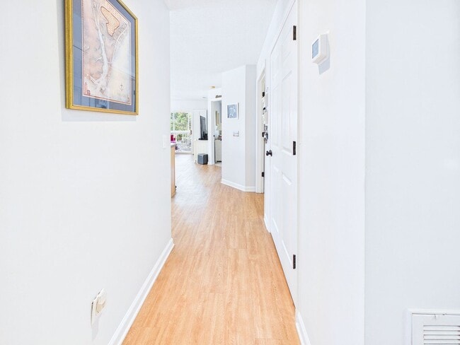 Building Photo - Furnished Second Floor - 2 Bdrm/2 Bath Condo in St James with Access to Beach Club