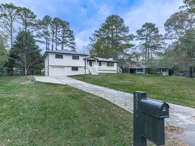 Building Photo - 421 Creek Valley Dr