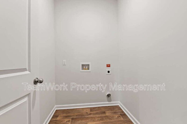 Building Photo - 413 Broad Elm Wy
