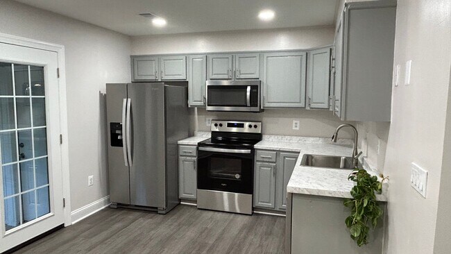 Building Photo - 7622 Shelley Ln