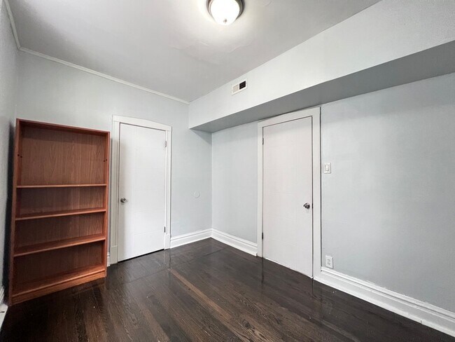 Building Photo - 8856 S Lowe Ave