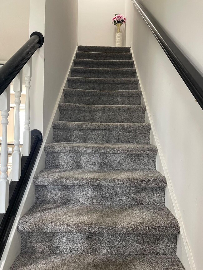 Building Photo - 5202 Magnolia Pl