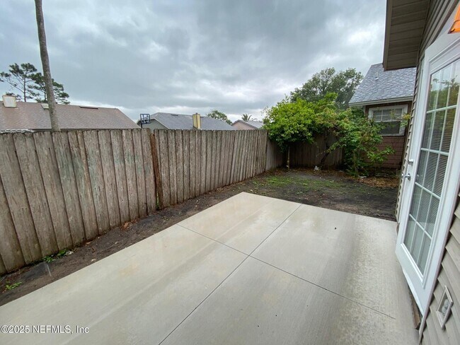 Building Photo - 421 Filmore Dr