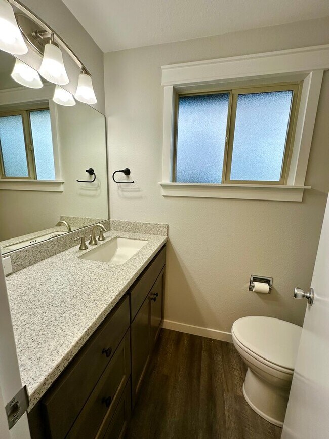 Building Photo - 1139 SW Indian Ave