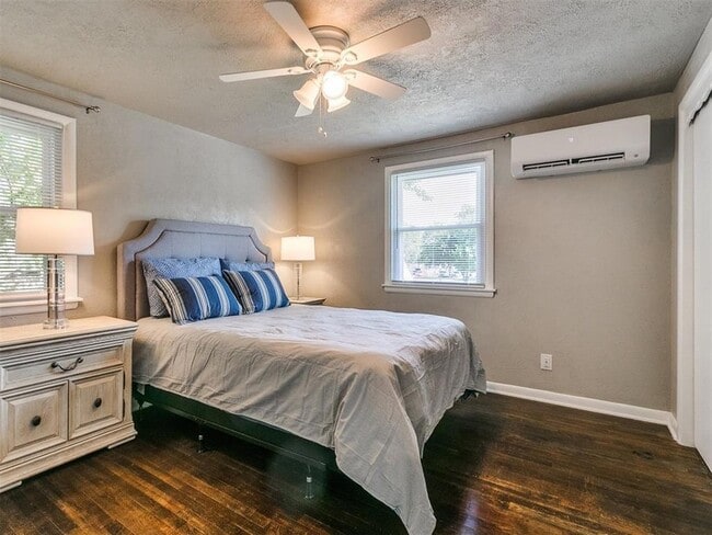 Building Photo - 1223 Monnett Ave