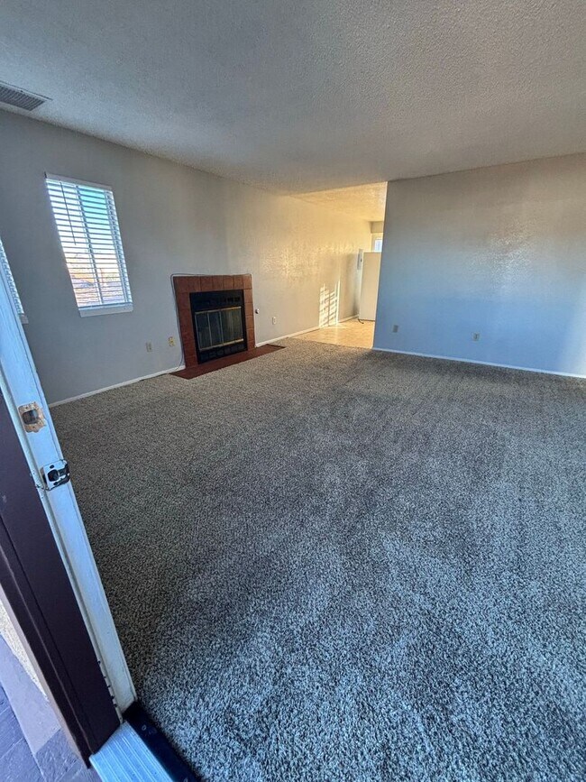 Building Photo - 1613 N Erwin St