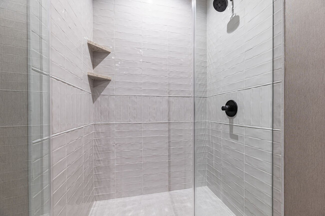 Building Photo - 1011 Canal St