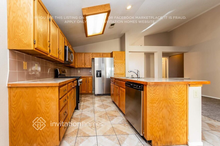 Building Photo - 6256 Small Point Dr