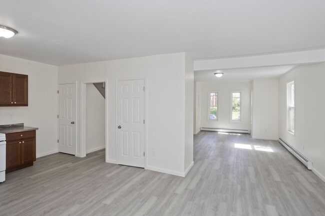 Building Photo - 24 Highland Ave