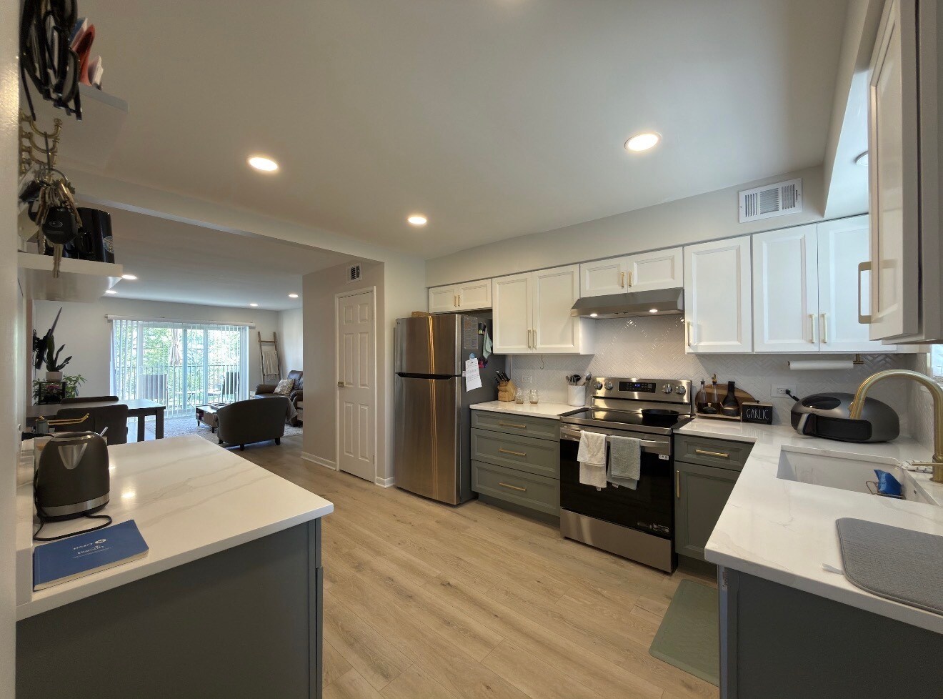 Building Photo - 9416 Bay Colony Dr