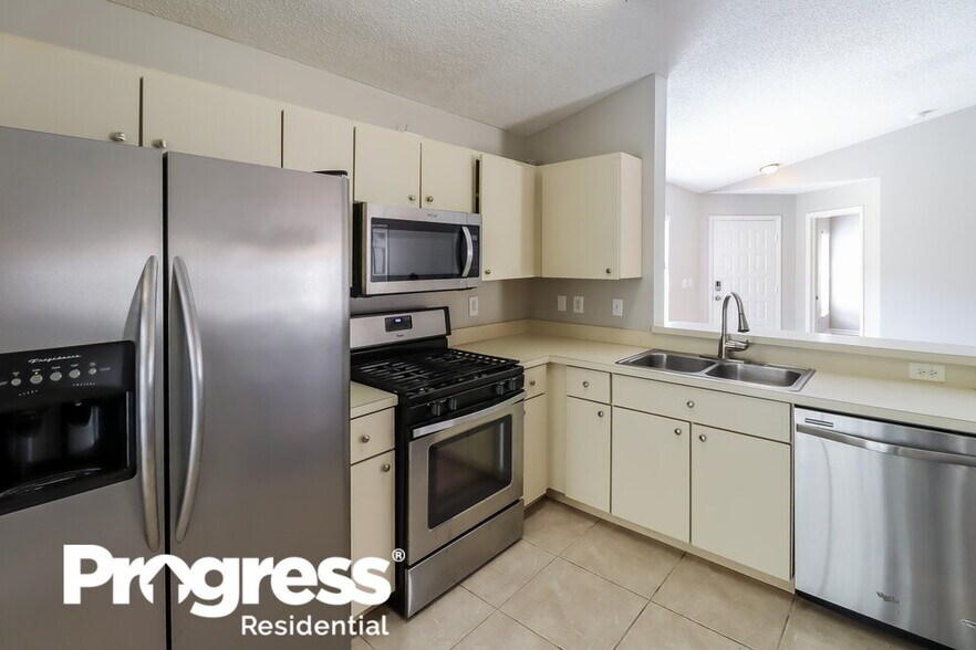 Building Photo - 6713 Summer Cove Dr