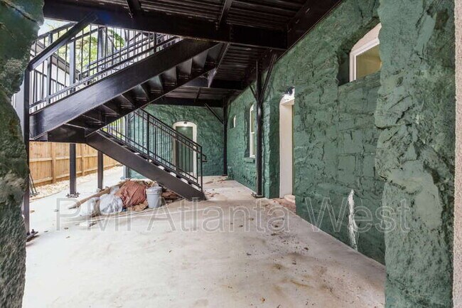Building Photo - 750 Cascade Pl SW