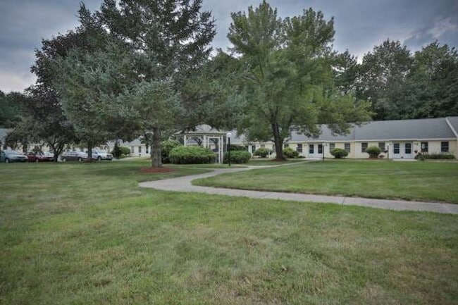 Interior Photo - Briston Manor West