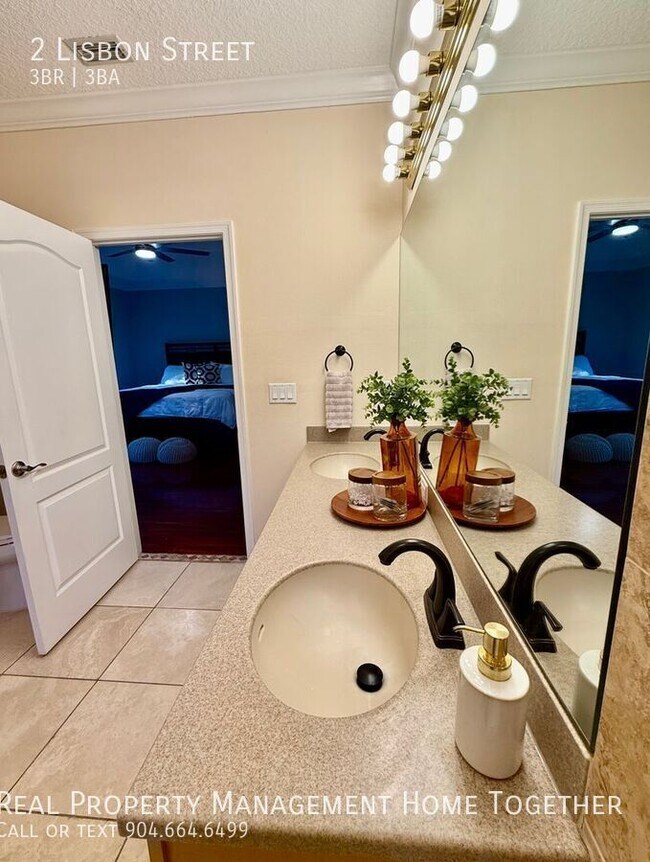 Building Photo - 2 Lisbon St