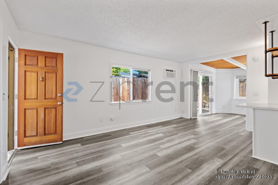 Building Photo - 127 11th St