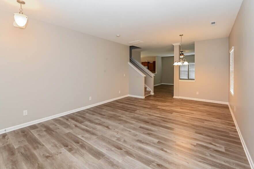 Building Photo - 3343 Saddlebrook Dr