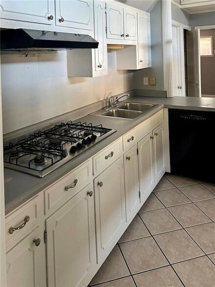 Building Photo - 483 Dogwood Dr