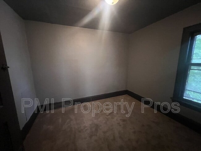 Building Photo - 2530 N 37th St