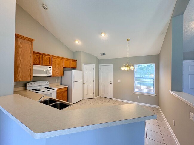 Building Photo - Welcome To Edgefield