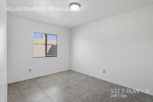 Building Photo - 533 S Olive