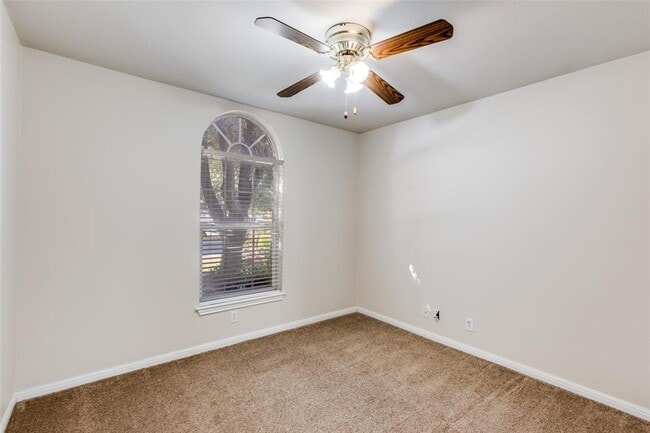 Building Photo - 107 Cassandra Dr