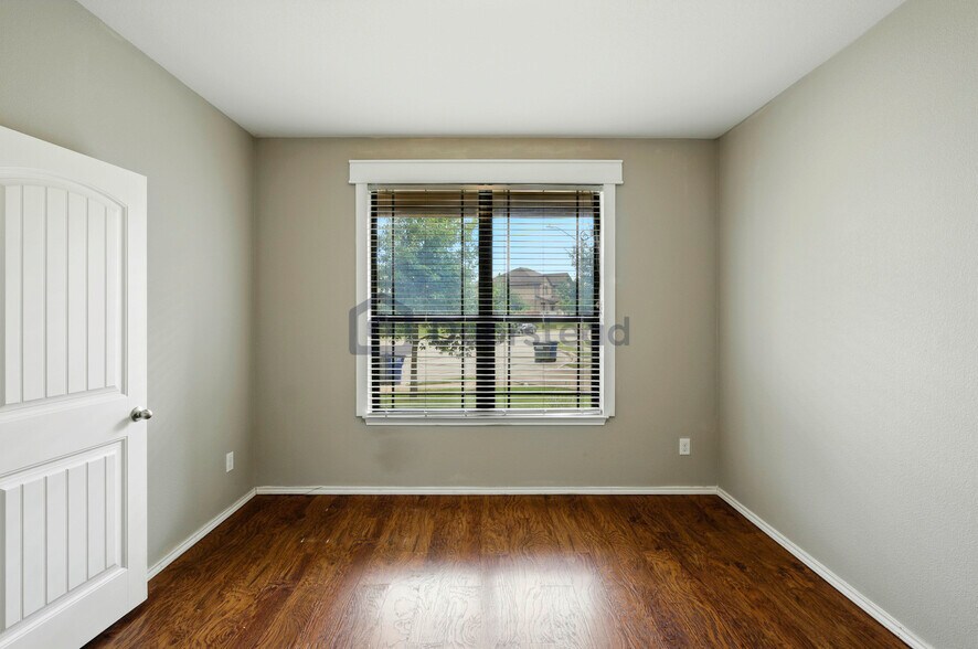 Building Photo - 920 Water Hyacinth Loop