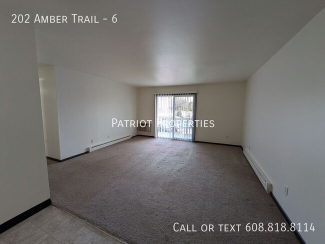 Building Photo - 2 bedroom/ 1 bath apartment in Sun Prairie...