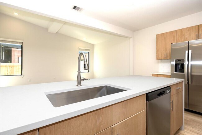 Building Photo - 2511 Appian Wy